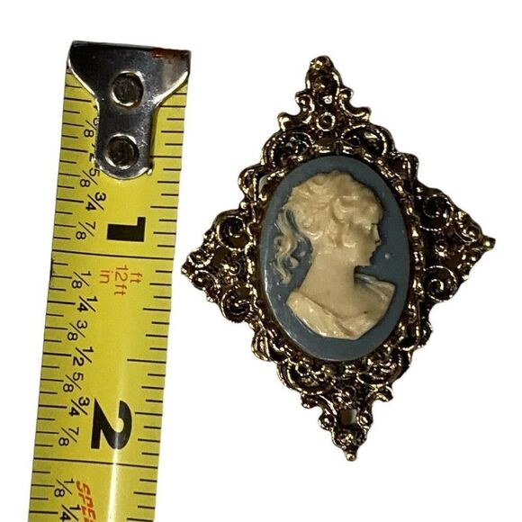 Vintage Gerry’s Creations Victorian Style Blue Gray Ornate Cameo Brooch Pendant - Picture 3 of 4